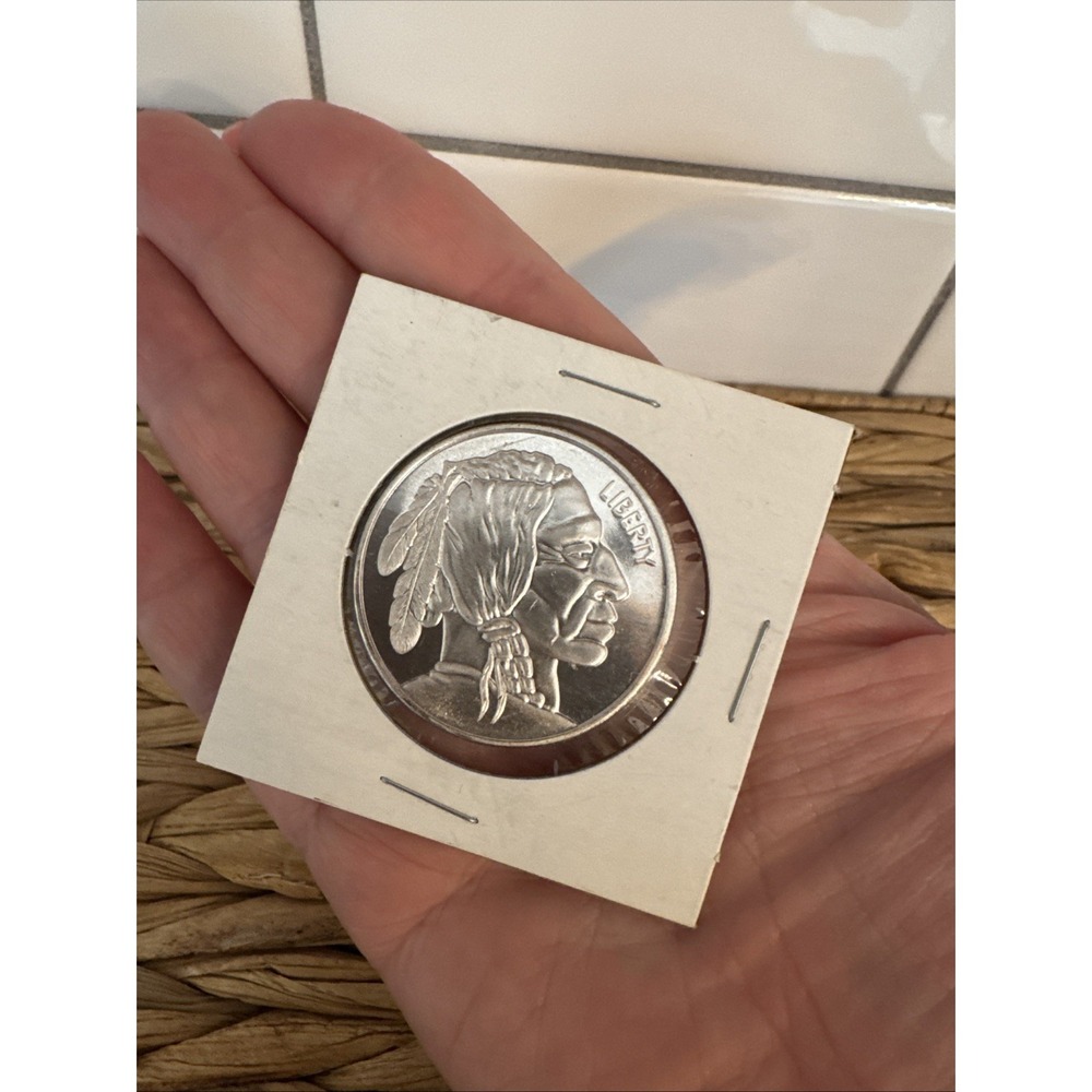ONE Ounce Silver Bullion Round, .999 pure silver coin
